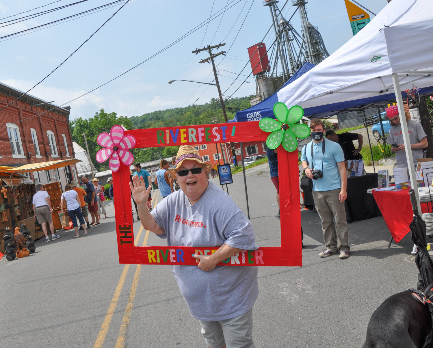 I arrived in Narrowsburg early in order to spend a few hours with some of my pals from the award-winning River Reporter at last Sunday’s Riverfest.